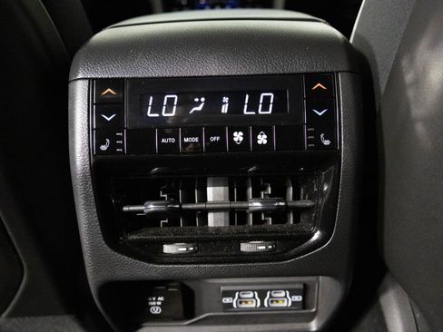 Used 2023 Jeep Grand Cherokee Summit image 38