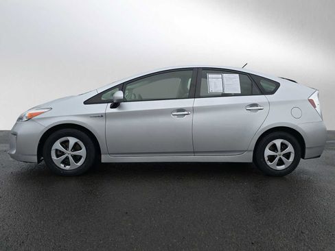 Used 2014 Toyota Prius Three image 6
