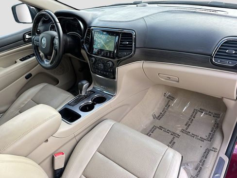 Used 2020 Jeep Grand Cherokee Overland image 35