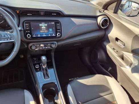 Used 2023 Nissan Kicks SR w/ SR Premium Package FWD image 4