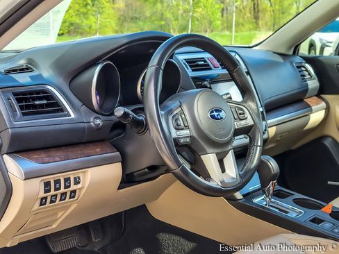 Used 2017 Subaru Outback 2.5i Limited AWD/4WD image 9