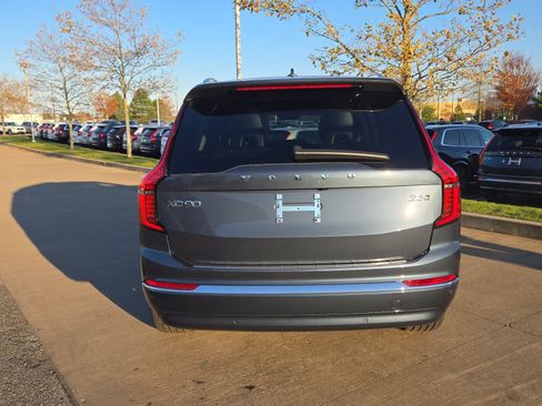 Used 2026 Volvo XC90 B6 Plus w/ Protection Package Premier AWD/4WD image 5