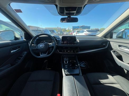 Used 2025 Nissan Rogue SV FWD image 33