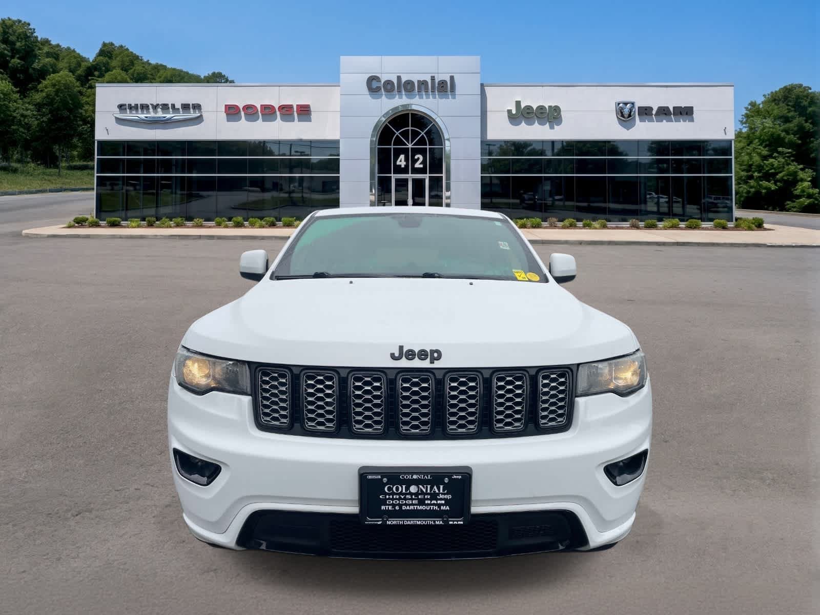 Used 2018 Jeep Grand Cherokee Altitude AWD/4WD image 11