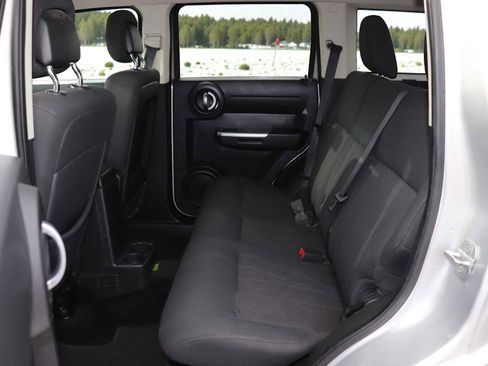 Used 2011 Dodge Nitro SXT image 19