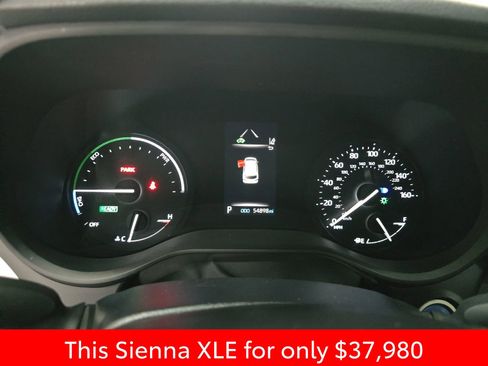 Used 2024 Toyota Sienna XLE image 27