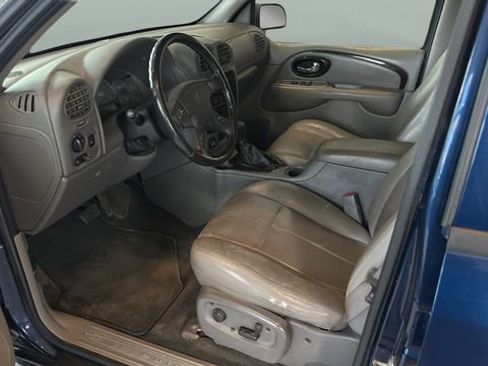 Used 2004 Buick Rainier CXL w/ Convenience Package AWD/4WD image 7