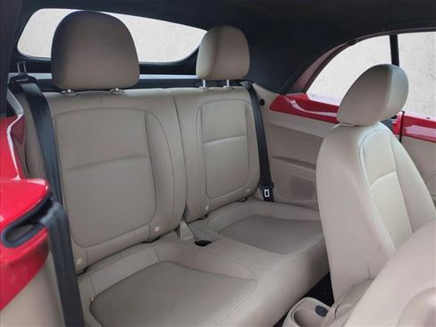 Used 2019 Volkswagen Beetle 2.0T SE image 14