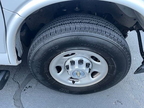 Used 2023 Chevrolet Express 3500 LT w/ LT Preferred Equipment Group image 13