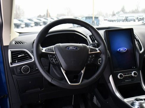 Used 2023 Ford Edge SEL w/ Convenience Package image 12