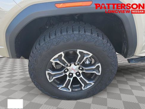 Used 2023 GMC Canyon AT4 w/ Technology Package AWD/4WD image 23