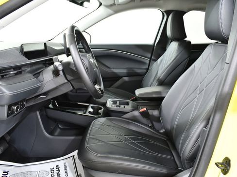 Used 2025 Ford Mustang Mach-E Select w/ Comfort Package Lite AWD/4WD image 6