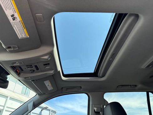 Used 2020 Cadillac Escalade Luxury RWD image 24