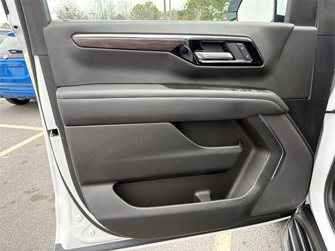 Certified 2025 Chevrolet Suburban LS image 10