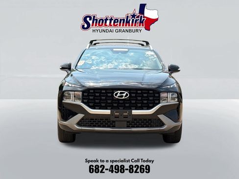 Used 2023 Hyundai Santa Fe SEL FWD image 2