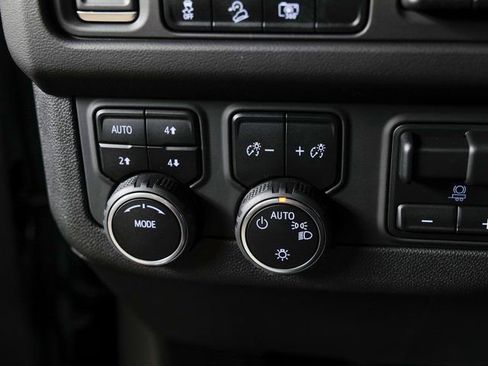 Used 2023 Chevrolet Tahoe Premier w/ Premium Package image 22