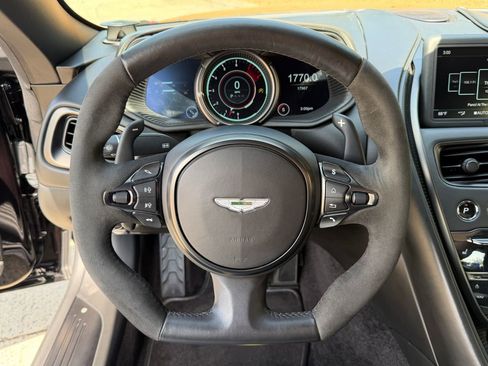 Used 2019 Aston Martin DB11 AMR image 28