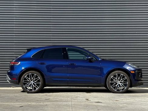 Certified 2025 Porsche Macan image 8