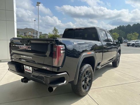 Used 2024 GMC Sierra 2500 AT4 w/ AT4 Premium Plus Package AWD/4WD image 5