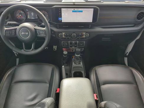 Used 2025 Jeep Gladiator Mojave w/ Convenience Group image 17