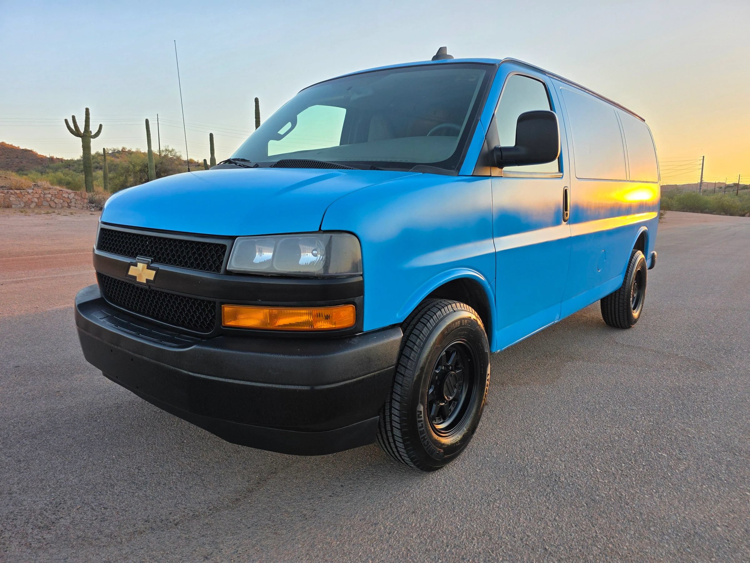Used 2020 Chevrolet Express 2500 w/ Communications Package RWD image 1