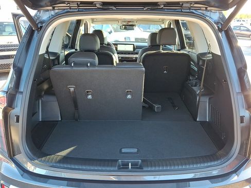 Used 2024 Kia Telluride EX w/ EX Captain's Chair Package image 31