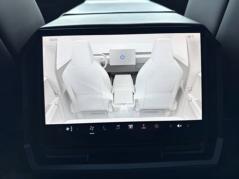 Used 2024 Tesla Cybertruck AWD Crew Cab image 13