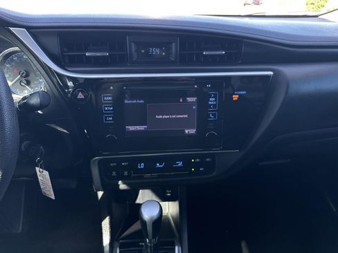 Used 2019 Toyota Corolla LE image 25