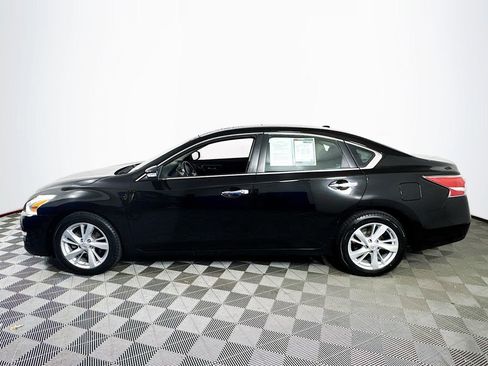 Used 2015 Nissan Altima 2.5 SV w/ Convenience Package image 4