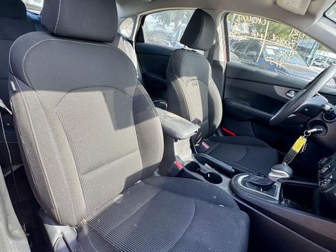 Used 2020 Kia Forte LXS FWD image 14