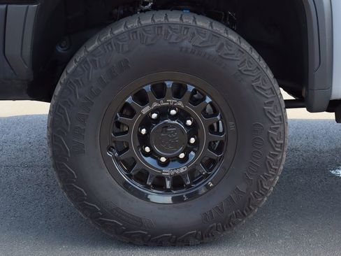 Certified 2024 GMC Sierra 2500 AT4X w/ AT4X AEV Edition image 35