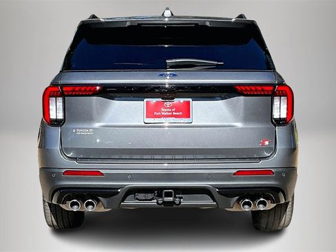 Used 2025 Ford Explorer ST image 6