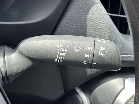 Used 2023 Toyota RAV4 LE AWD/4WD image 28