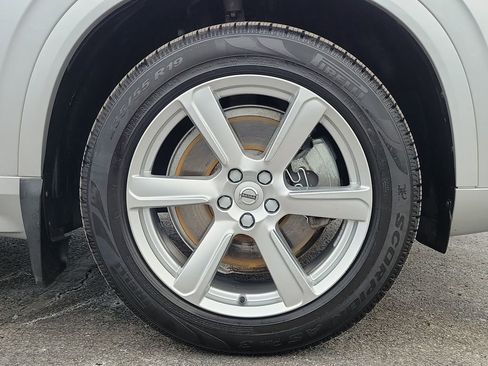 Used 2020 Volvo XC90 T6 Momentum image 9