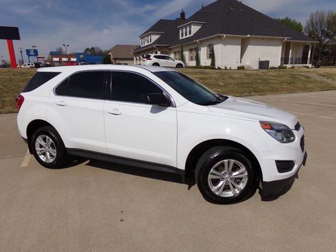 Used 2017 Chevrolet Equinox LS image 12