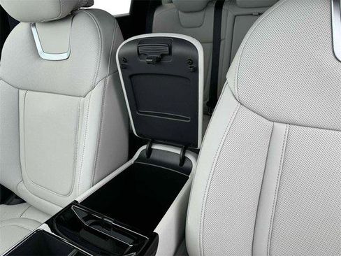 New 2025 Hyundai Tucson Limited image 18