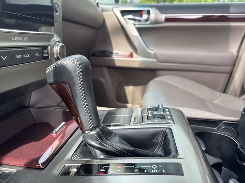 Used 2019 Lexus GX 460 Premium AWD/4WD image 24