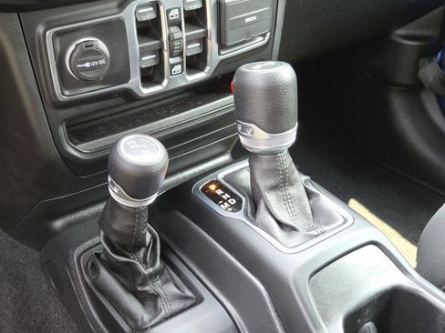 Used 2021 Jeep Wrangler Unlimited Sport AWD/4WD image 33