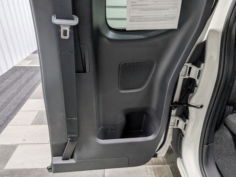 Used 2024 Nissan Frontier SV w/ SV Convenience Package image 23