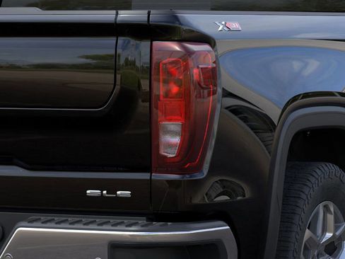 New 2026 GMC Sierra 1500 SLE image 12