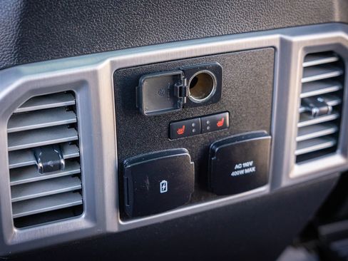 Used 2017 Ford F150 Platinum w/ Technology Package image 31