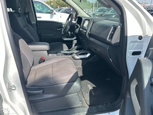Used 2024 Nissan Frontier SV w/ Technology Package RWD image 11