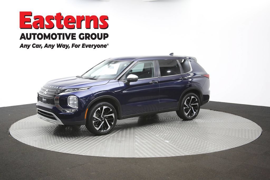 Used 2023 Mitsubishi Outlander SE AWD/4WD image 59
