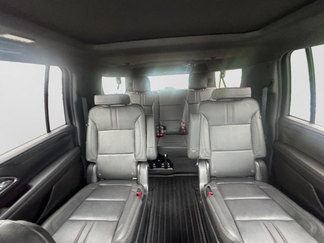 Certified 2023 Chevrolet Suburban RST w/ Luxury Package RWD image 21