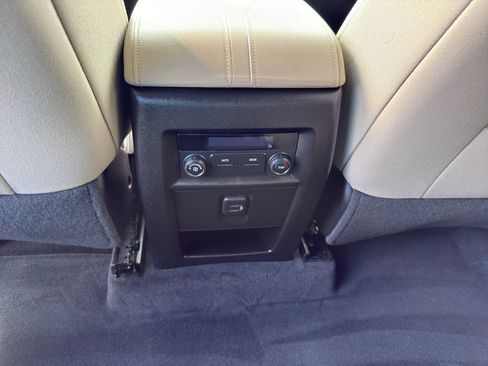 Used 2023 Chevrolet Traverse LT AWD/4WD image 33