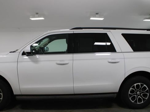 Used 2024 Ford Expedition Max XLT image 6