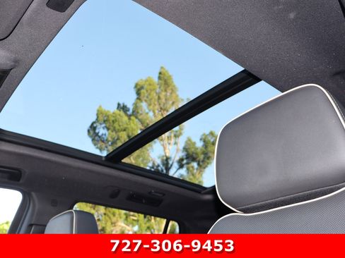 Used 2023 GMC Yukon SLT RWD image 5