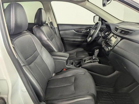 Used 2017 Nissan Rogue SL w/ SL Premium Package image 22