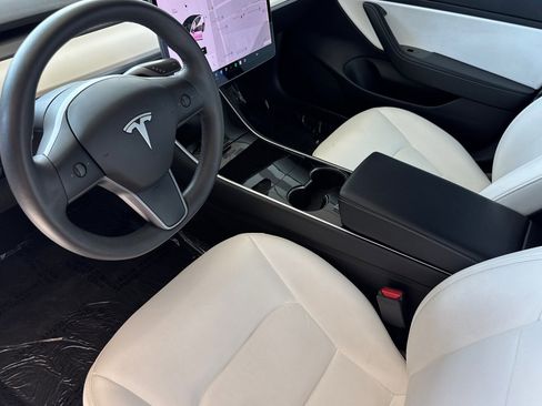 Used 2020 Tesla Model 3 Standard Range Plus image 7