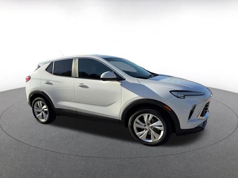 Used 2025 Buick Encore GX Preferred FWD image 2